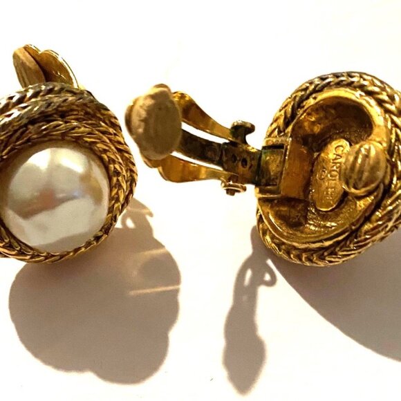 Vintage Jackie Kennedy Pearl Earrings, Carolee Replica - Picture 4 of 4